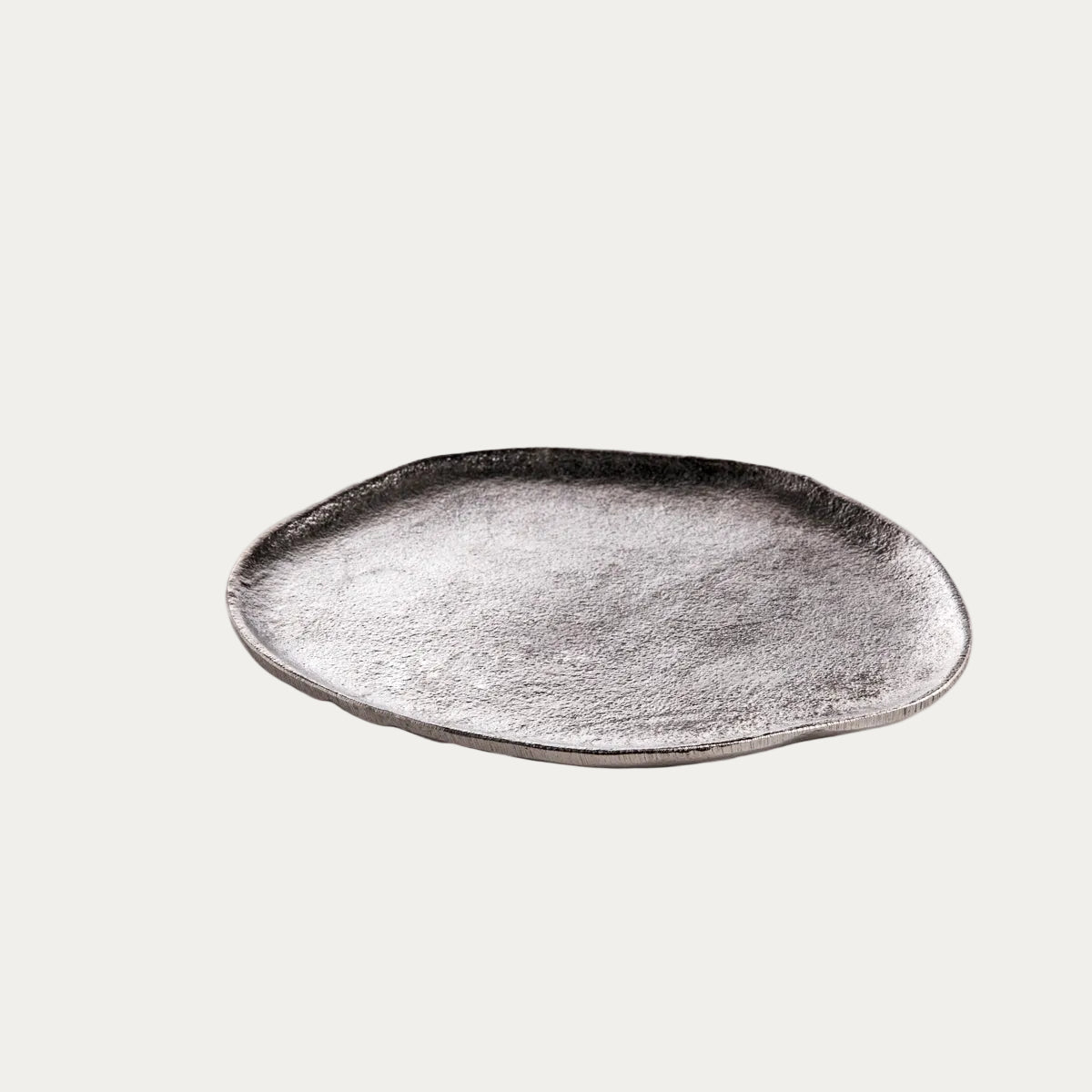 Dekoratives Tablett / Tray - aus silbernem Metall